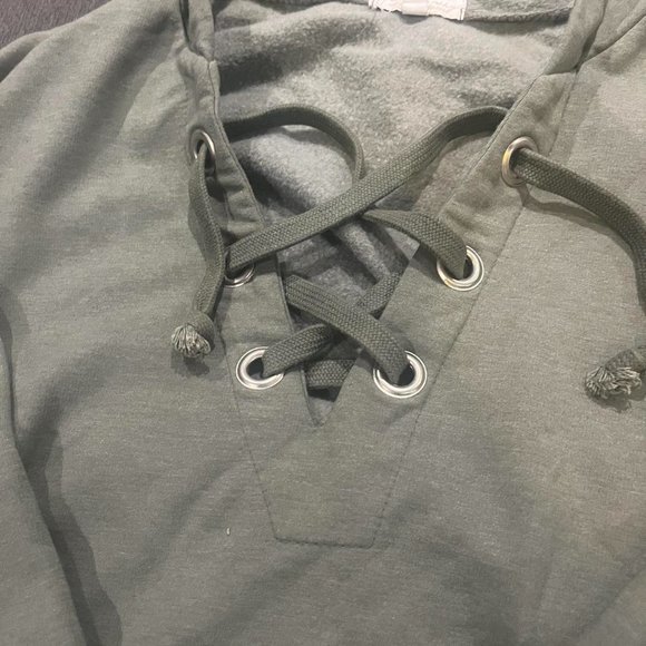 Cropped Hoodie - Picture 4 of 4